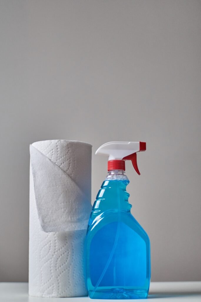 Contactar Limpieza Abella Coruña clear spray bottle